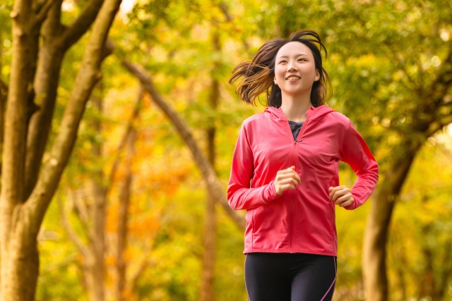 ウォーキングの効果を徹底解説！正しい歩き方と効果的な時間の使い方を紹介